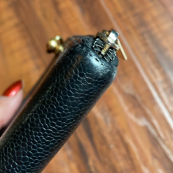 Chanel CC Caviar Zip Around Wallet in Black . Vintage and Pre Loved Condition - Picture 4 of 12